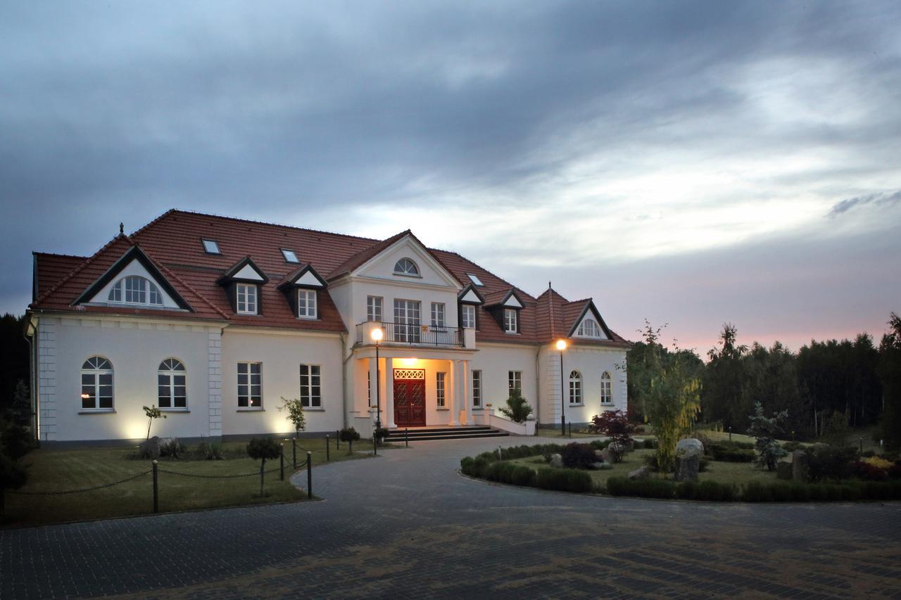 Sierakowice  Palac I Folwark Nemino מראה חיצוני תמונה