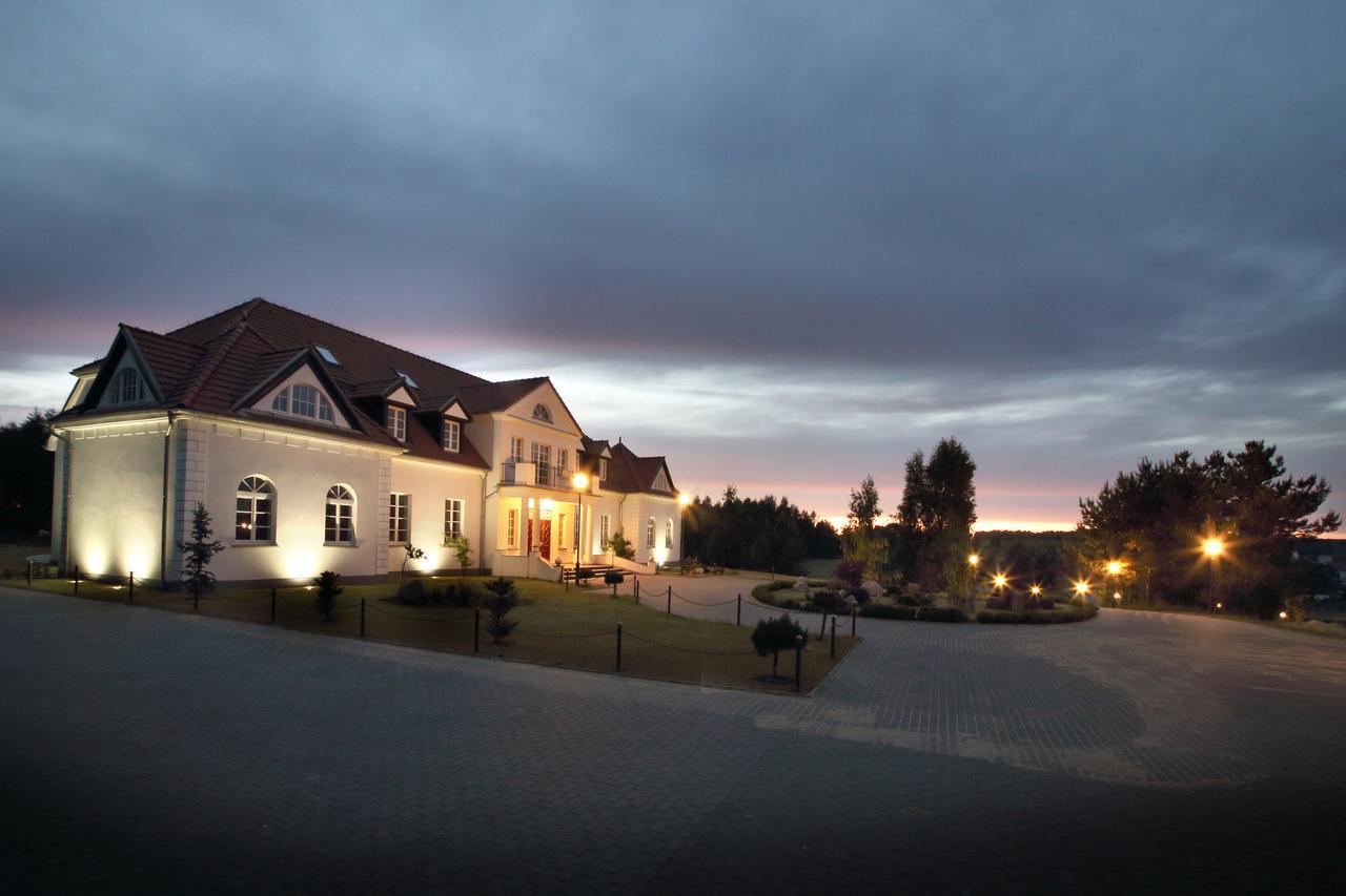 Sierakowice  Palac I Folwark Nemino מראה חיצוני תמונה