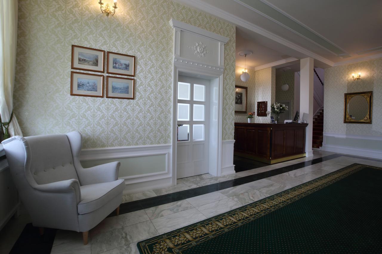 Sierakowice  Palac I Folwark Nemino מראה חיצוני תמונה