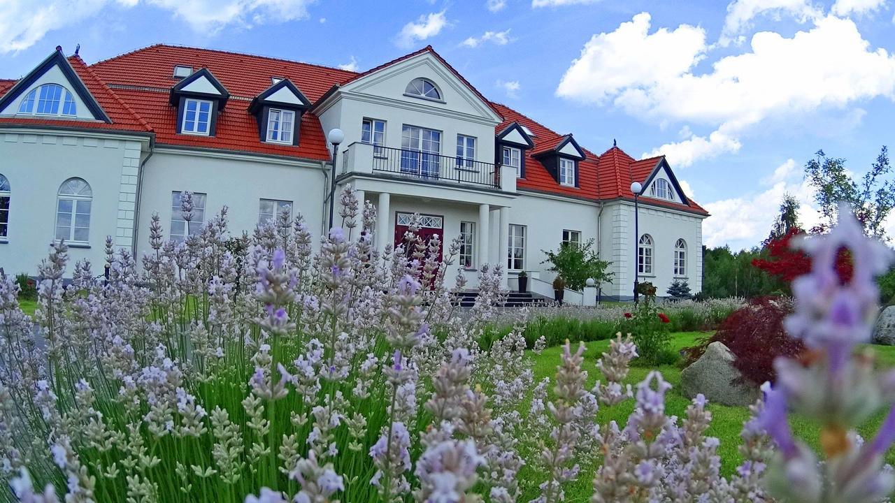 Sierakowice  Palac I Folwark Nemino מראה חיצוני תמונה